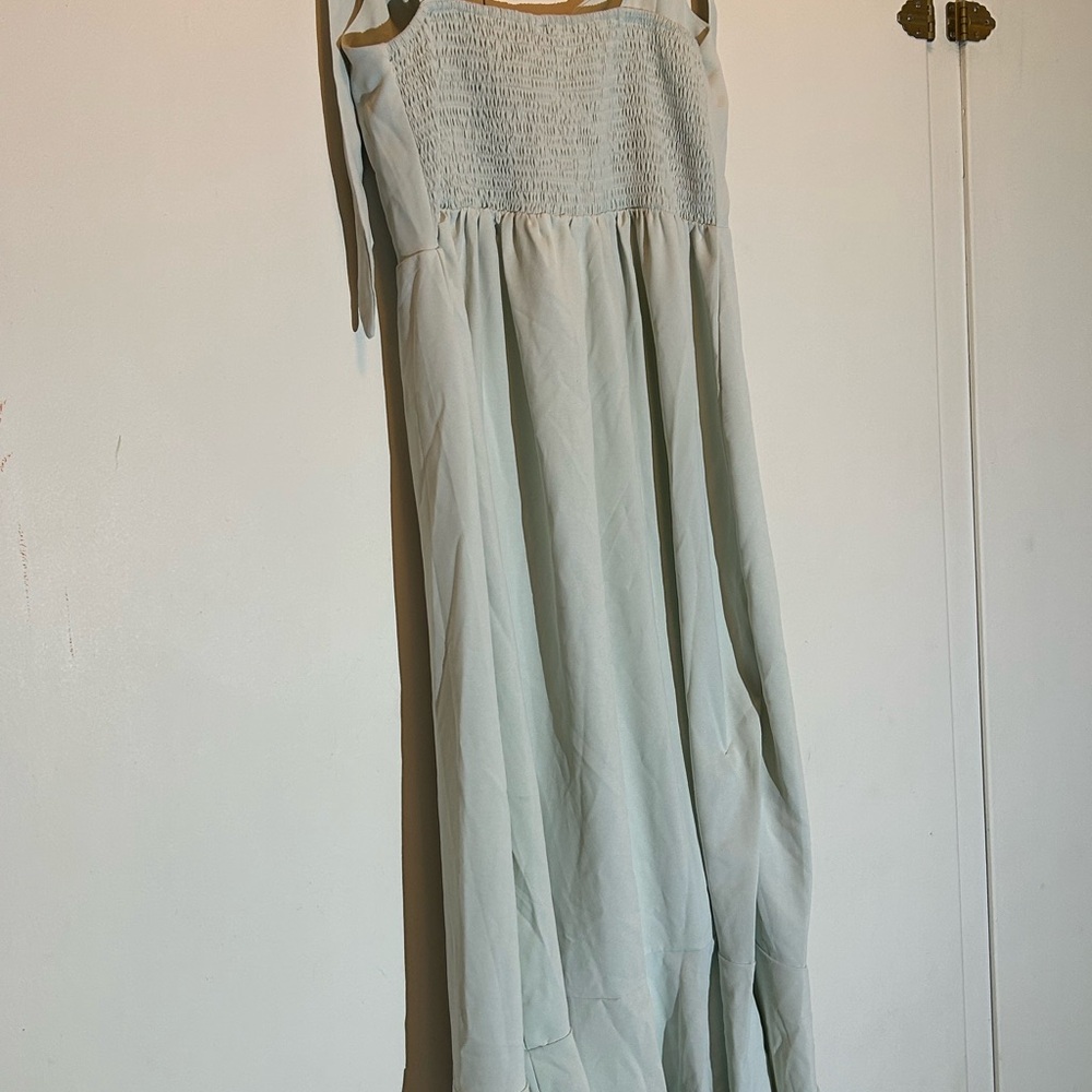 Elegant Midi Dress in Light Green (have 5) - Picture 4 of 10